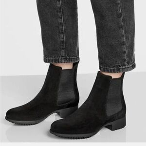La Canadienne Suma Suede Lug Sole Chelsea Boot
